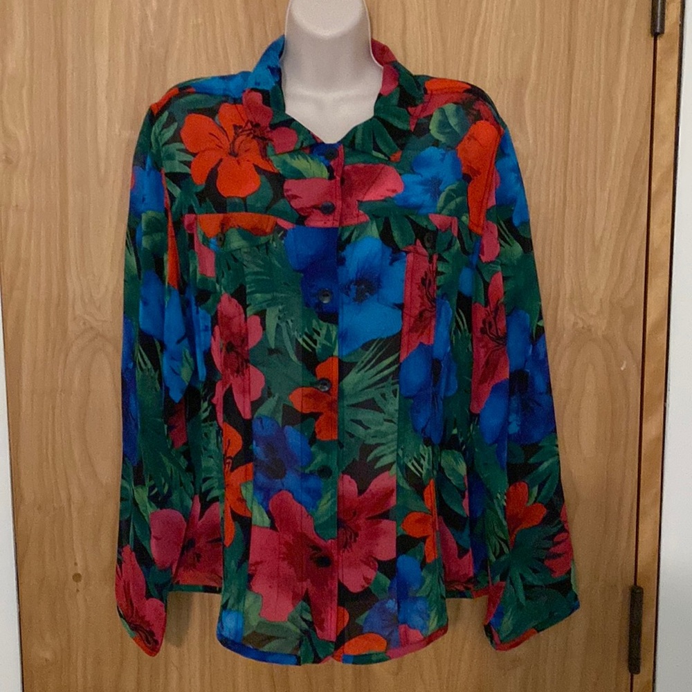 Chico’s tropical print 100% silk shirt